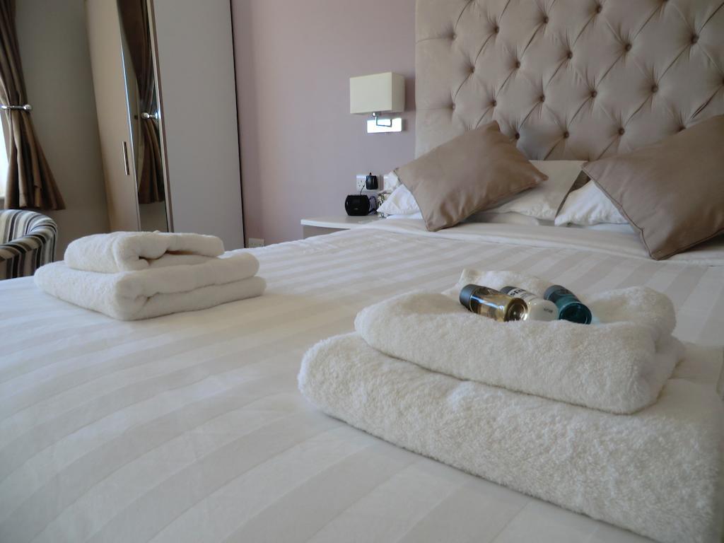 Coombe Dale Accommodation Lulsgate Bottom Стая снимка